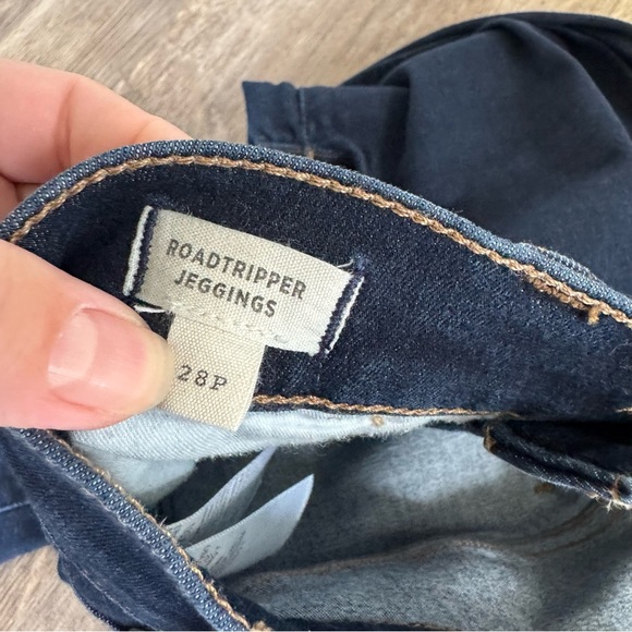 Madewell Petite 10" High-Rise Roadtripper Supersoft Jeggings in Rinse Wash - Picture 9 of 11